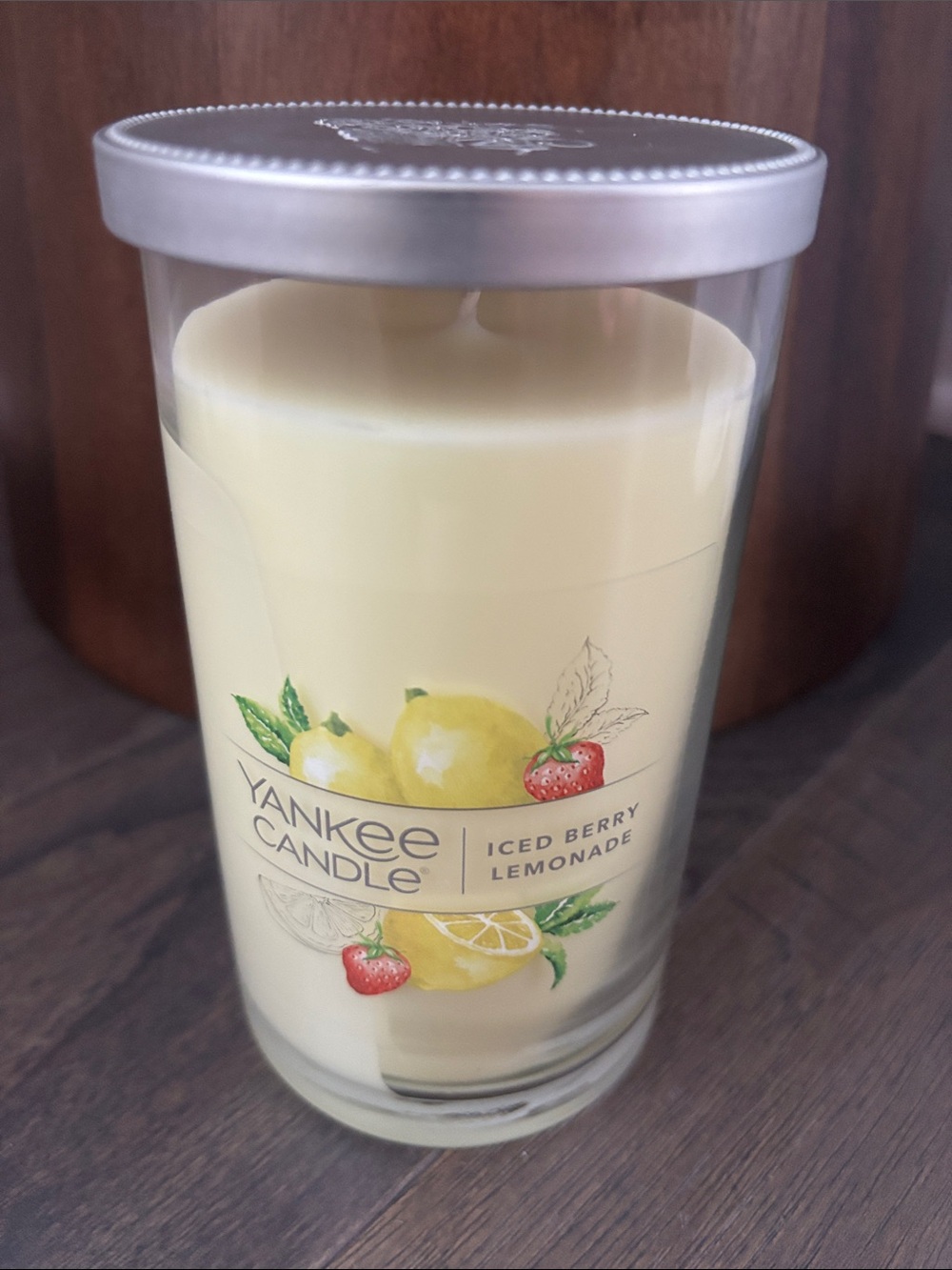 Yankee Candle Iced Berry Lemonade, 1 wick,strawberry,lemon,raspberry,pineapple